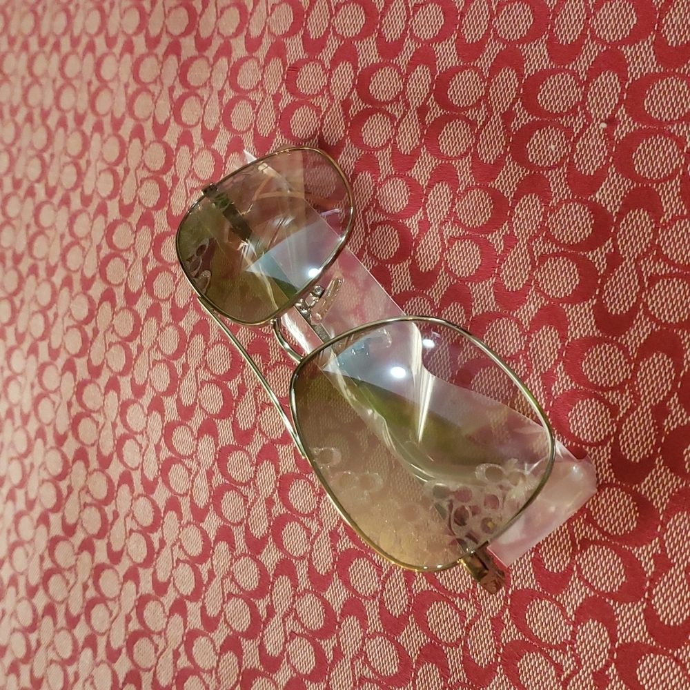 Signature Front Sunglasses - Picture 3 of 12